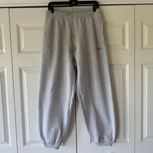 Aritzia Sweatfleece Sweatpants Gray Size M – Heat Damage
